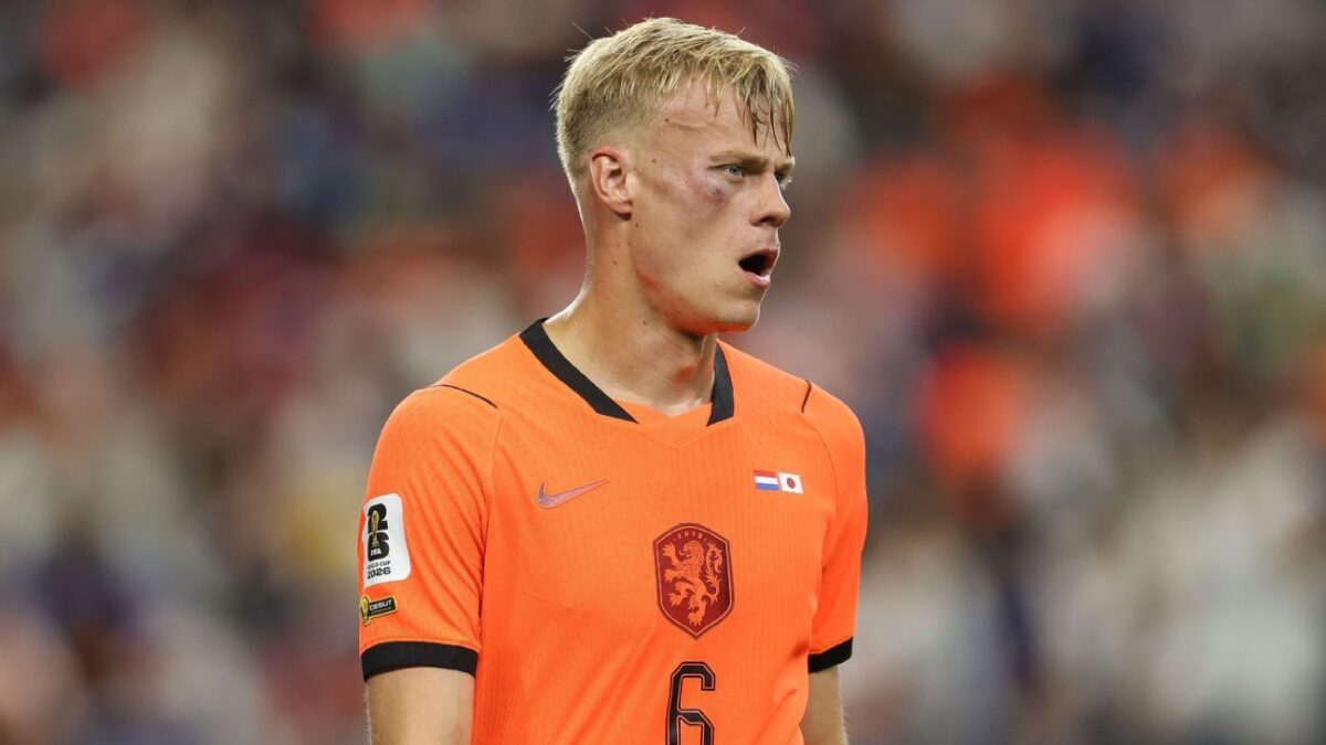 Tottenham agree £52m deal to sign Brightons Jan Paul Van Hecke   sources