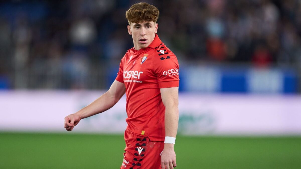 Faster than Mbappé: Is Muñoz Liverpools answer to replacing Salah?