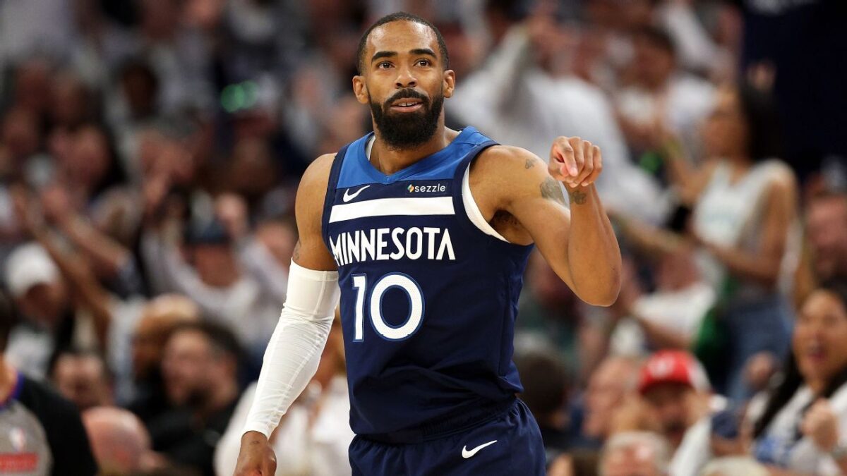 Conley to Celtics, becomes 12th to reach 20 NBA seasons