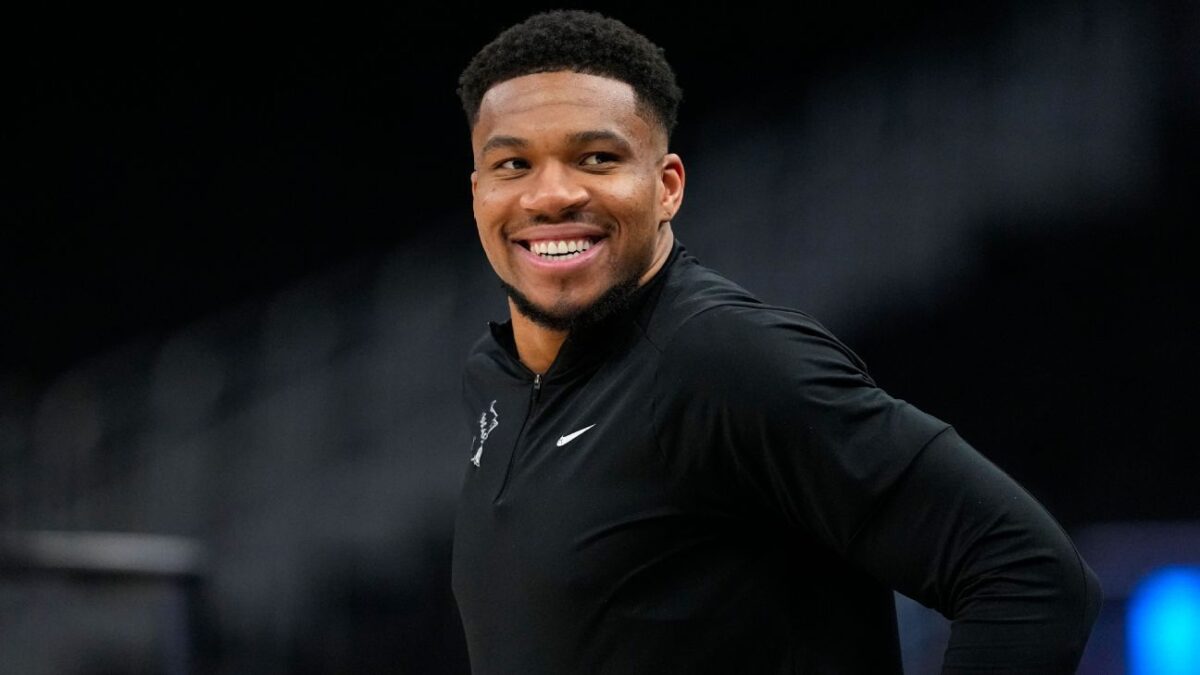 Giannis Antetokounmpo posts Bucks goodbye, officially with Heat