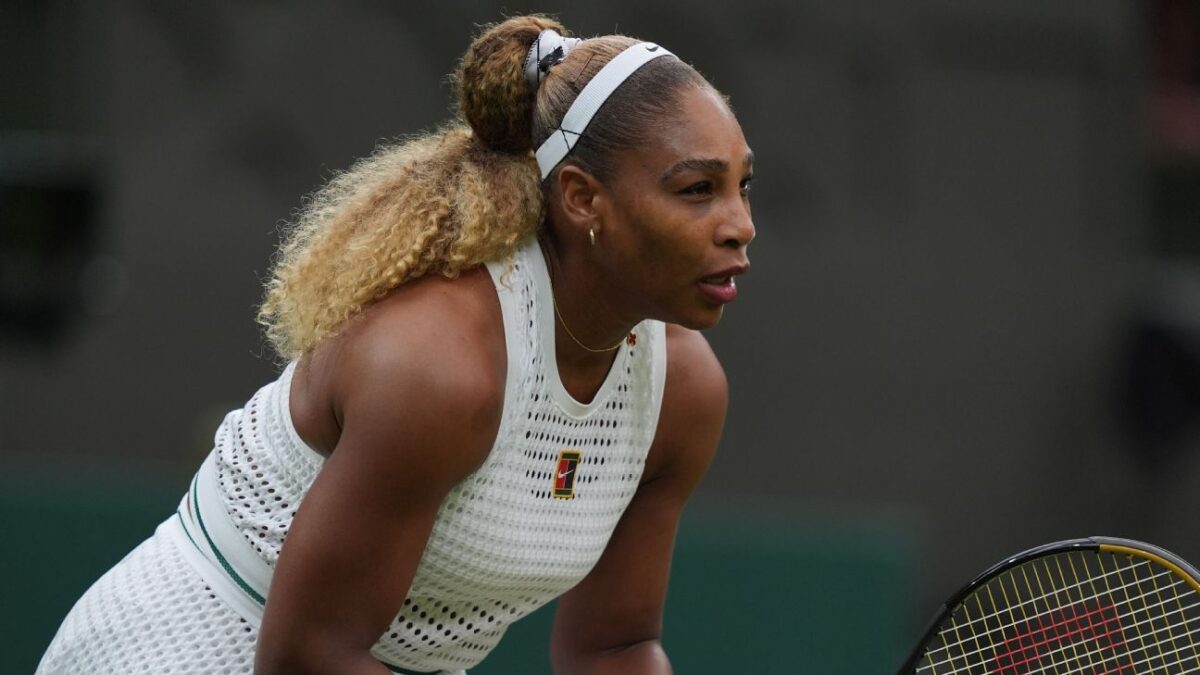 Serena Williams knee forced to withdraw from Wimbledon doubles