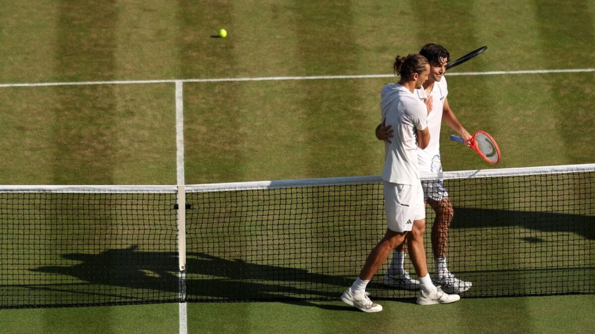 Taylor Fritz loses at Wimbledon after knee tendonitis flares up