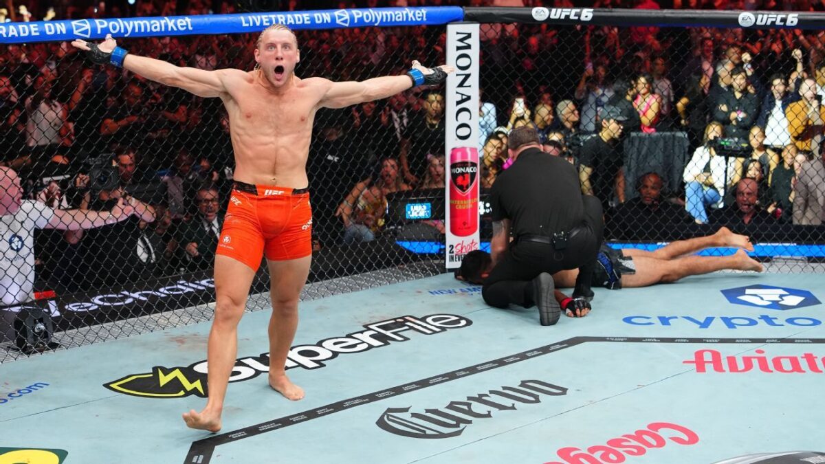 Paddy Pimblett produces superstar moment submits Benoit Saint Denis at UFC 329