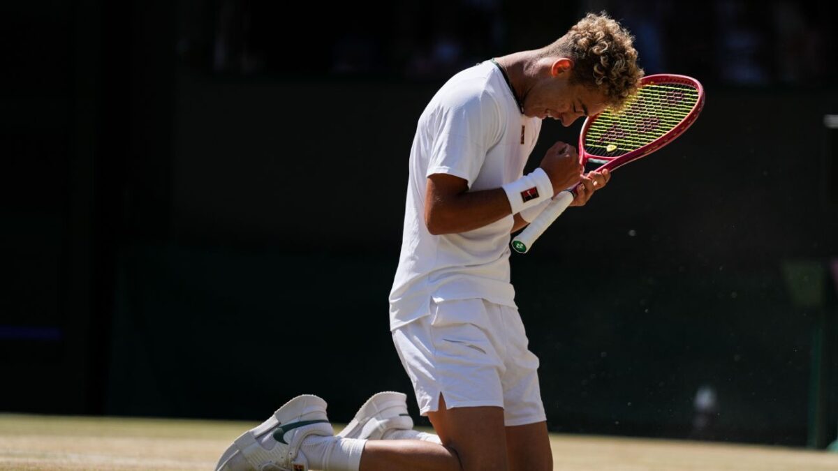 American qualifier Jordan Lee, 16, wins Wimbledon boys title