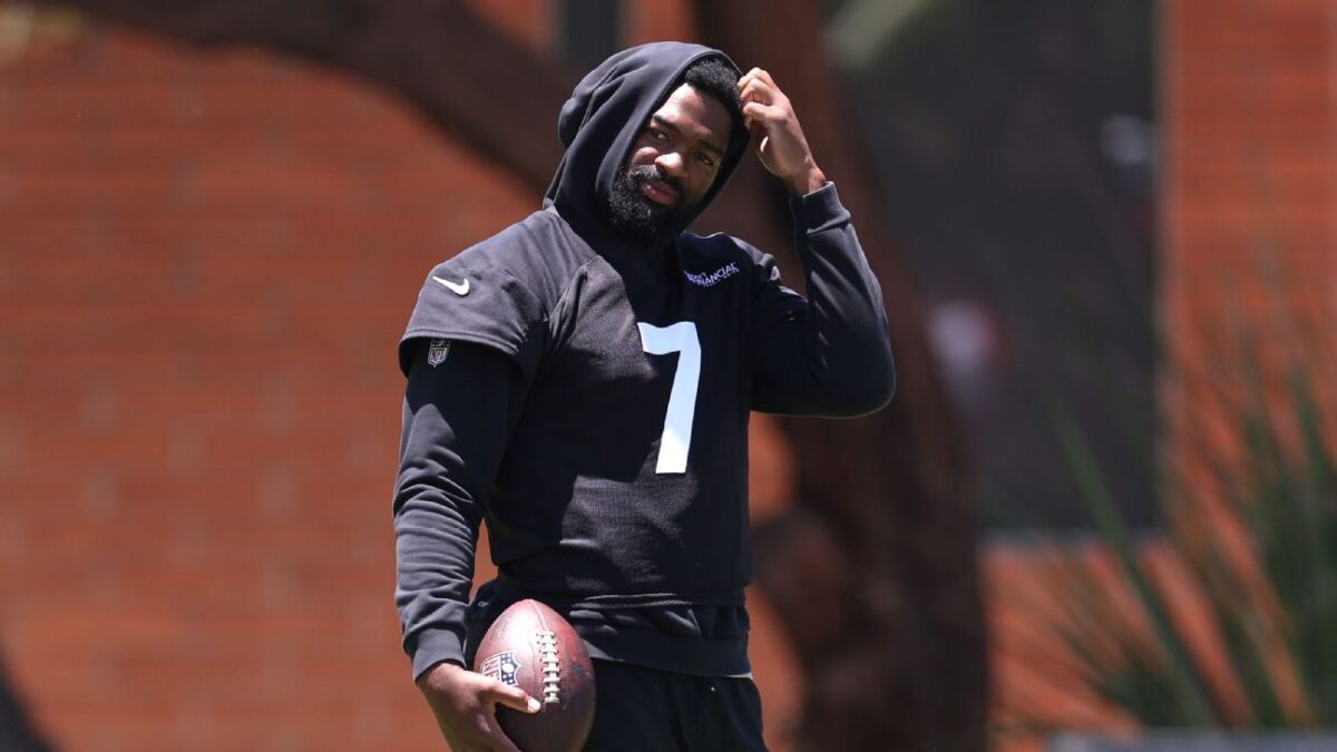 Cardinals Brissett practices amid productive talks for new deal